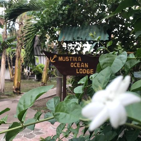 Mustika Ocean Lodge ギリ・アイル エクステリア 写真