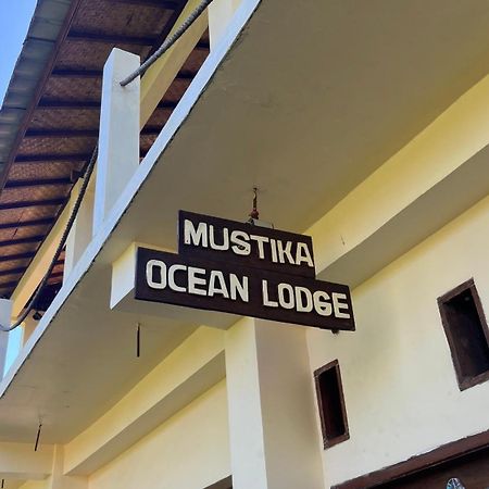 Mustika Ocean Lodge ギリ・アイル エクステリア 写真